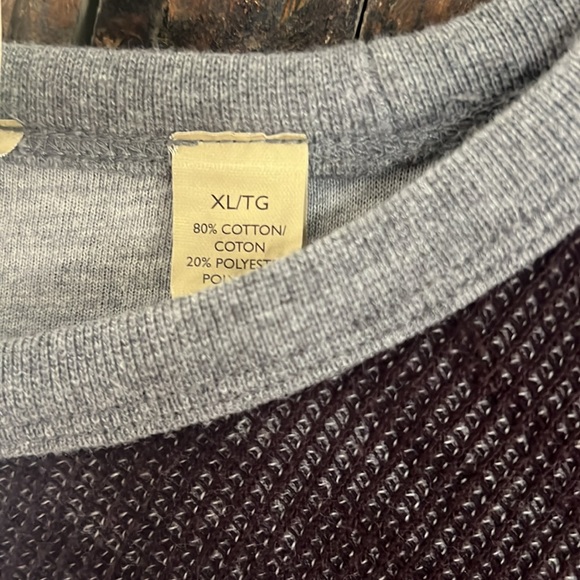 Very gently worn Tommy Bahama Thermal XL - Picture 3 of 3